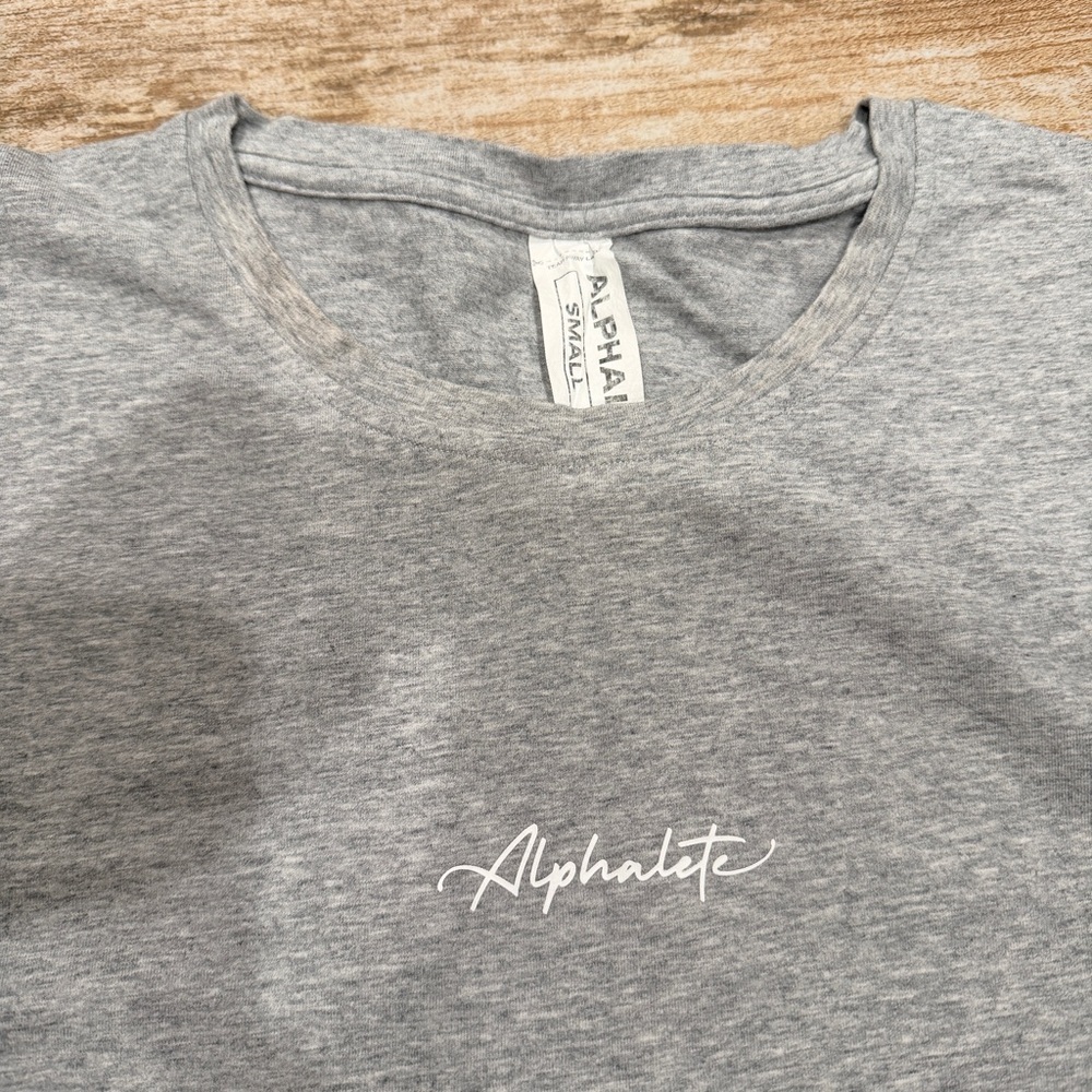 Alphalete | Gray Tshirt - Picture 2 of 4